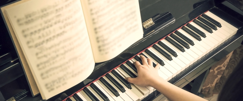 piano at funeral